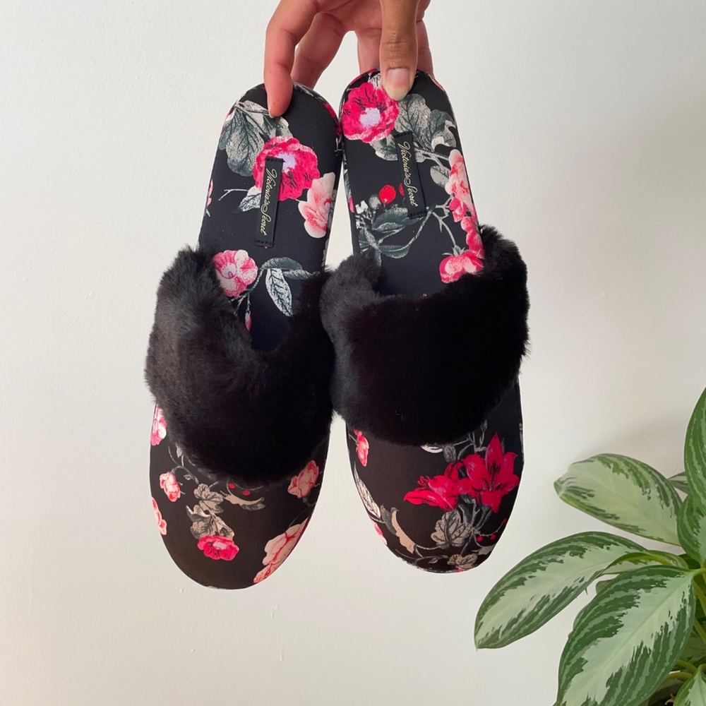 Victoria’s Secret Slippers